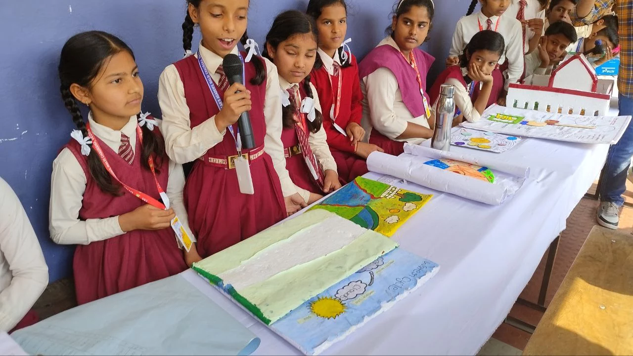 दो सौ मीटर की दौड में महाराणा प्रताप के छात्र प्रभात यादव ने प्रथम स्थान प्राप्त किया