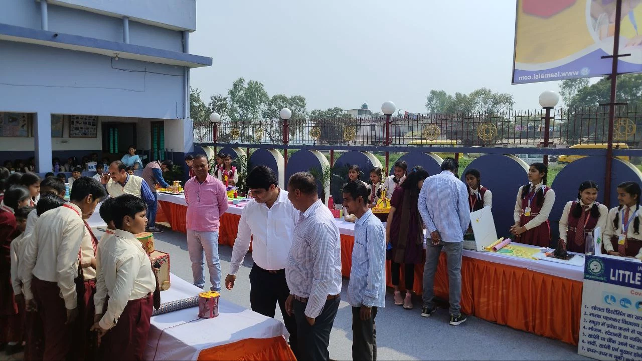 दो सौ मीटर की दौड में महाराणा प्रताप के छात्र प्रभात यादव ने प्रथम स्थान प्राप्त किया