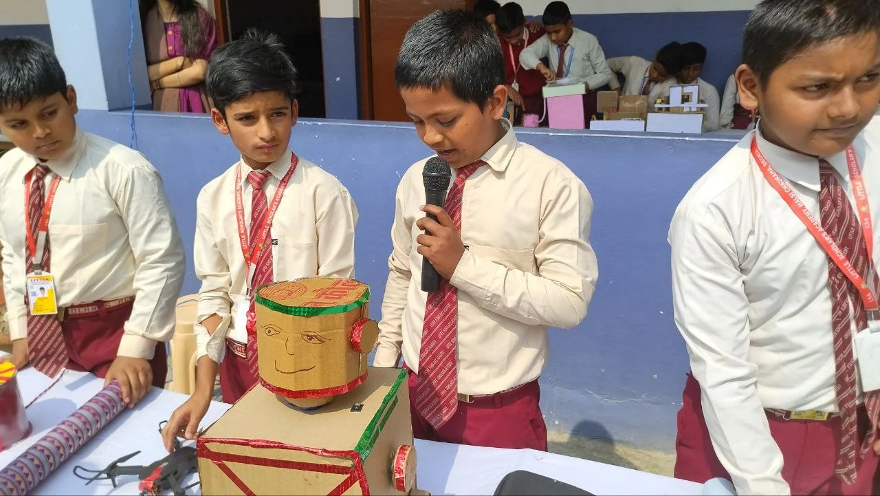 सम्मान समारोह में संबोधित किया महाराणा प्रताप इण्टर कालेज कुर्मीपट्टी के छात्रों को